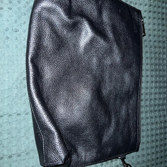 Large black Coach clutch/wristlet - Picture 4 of 6